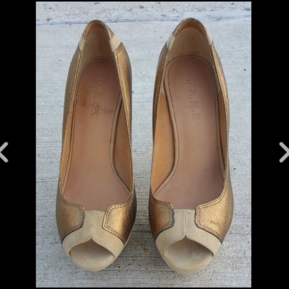 L.A.M.B. Sz 6 Gwen Stefani Gold 5" Retro Pumps